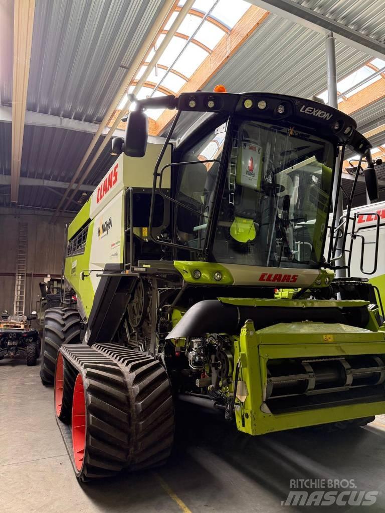 CLAAS Lexion 8900 TT Skördetröskor