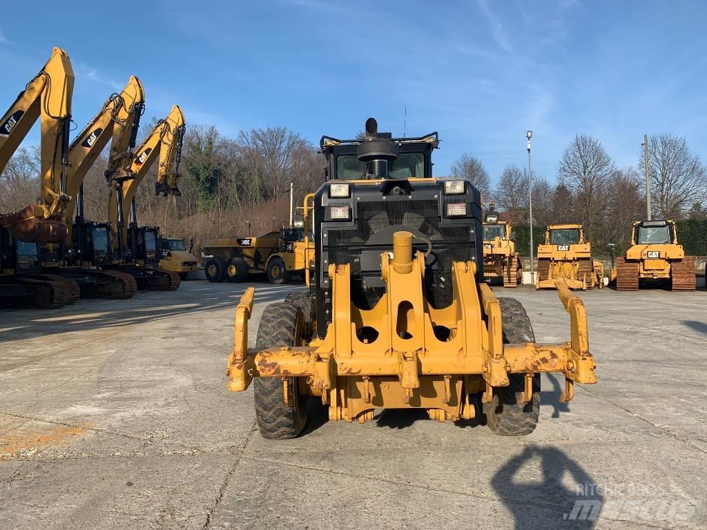 CAT 140 M 2 Väghyvlar