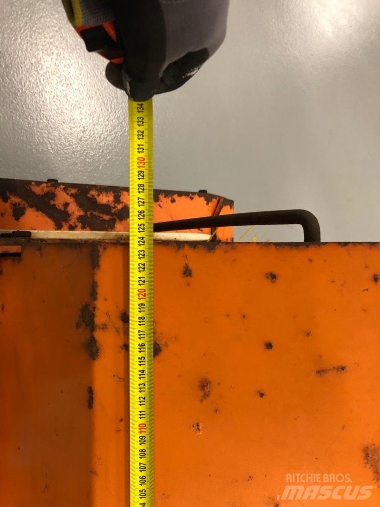 HWH Kost 125 Kompakttraktor-tillbehör