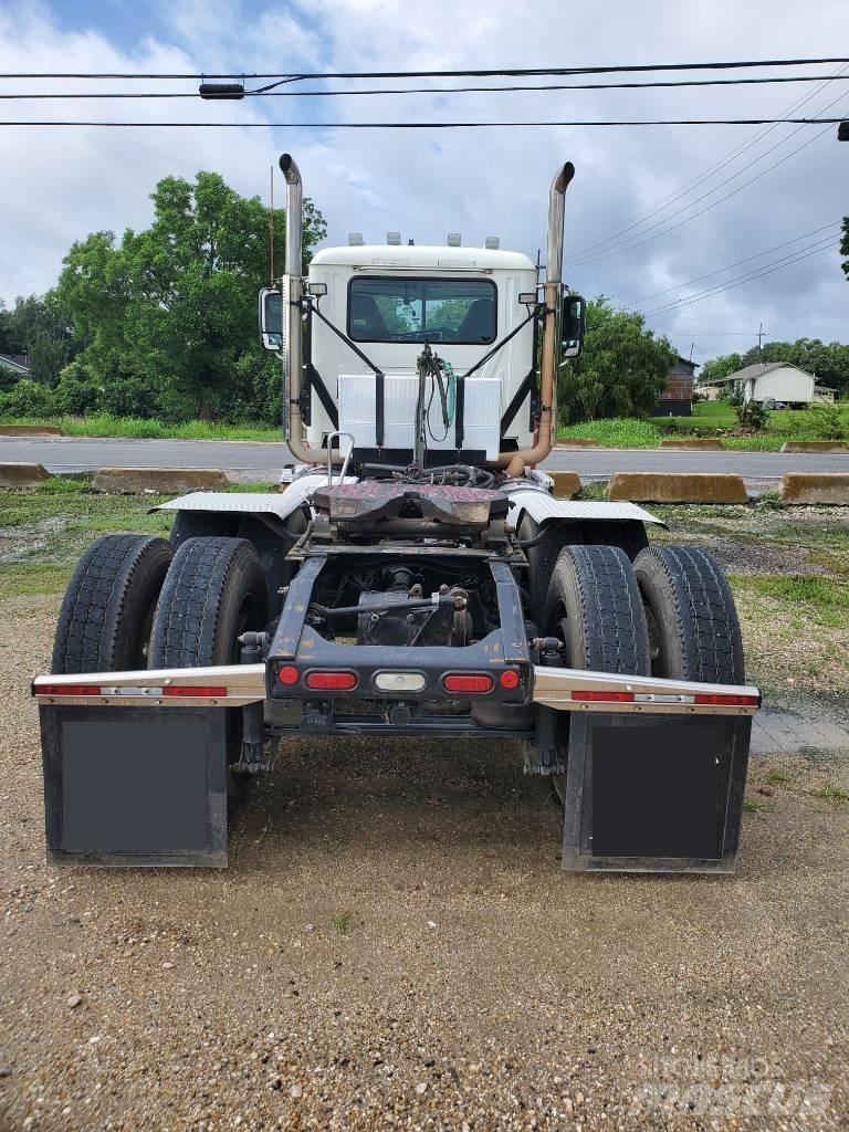 Mack P 164 T Chassier