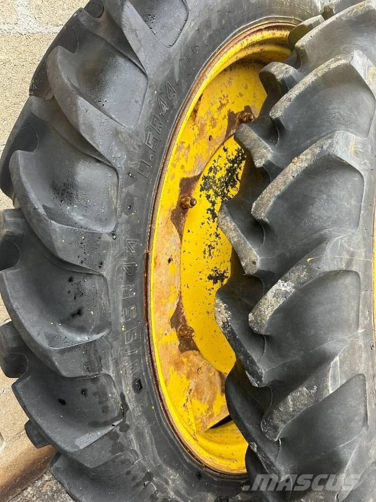 Alliance 230/95R44 Däck, hjul och fälgar