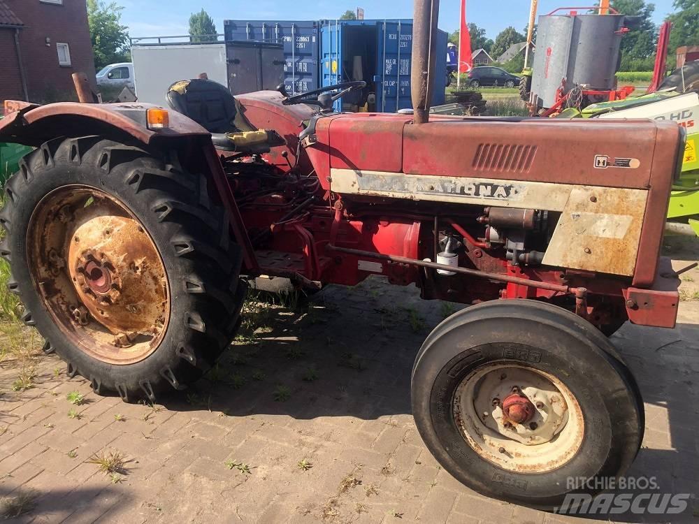 IH 453 Traktorer