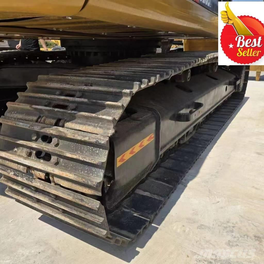 CAT 323 D L Bandgrävare