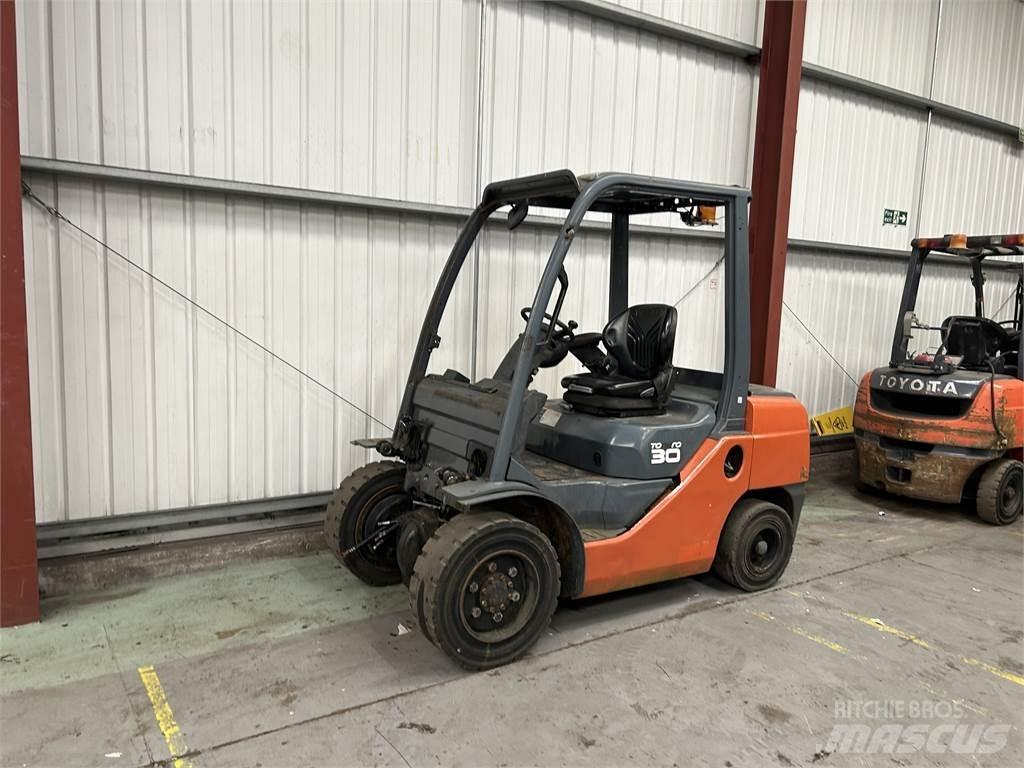 Toyota 02-8FDF30 Dieselmotviktstruckar