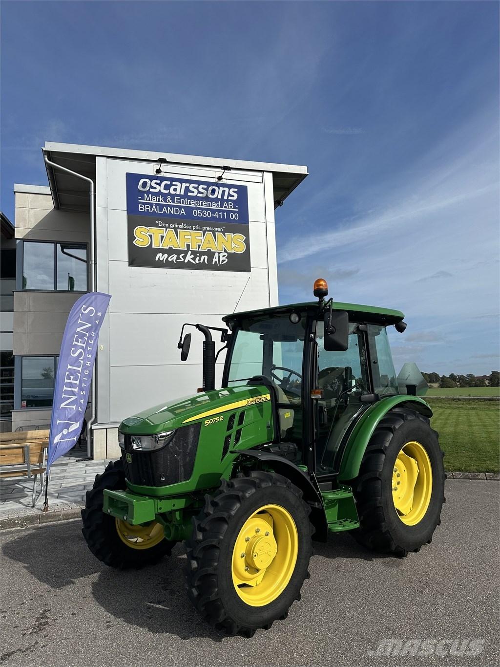John Deere 5075 E Traktorer