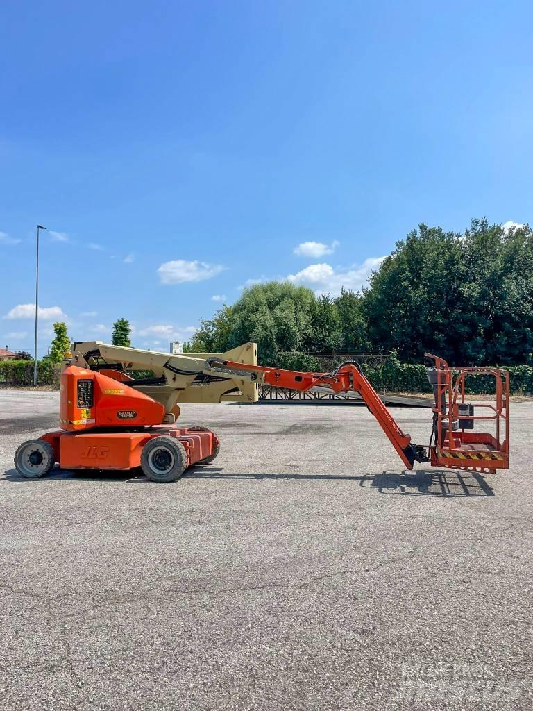 JLG E 400 AJP Bomliftar