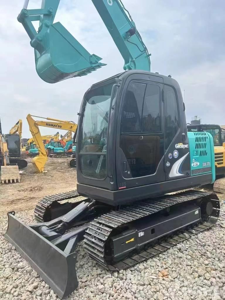Kobelco SK 75 Midigrävmaskiner 7t - 12t