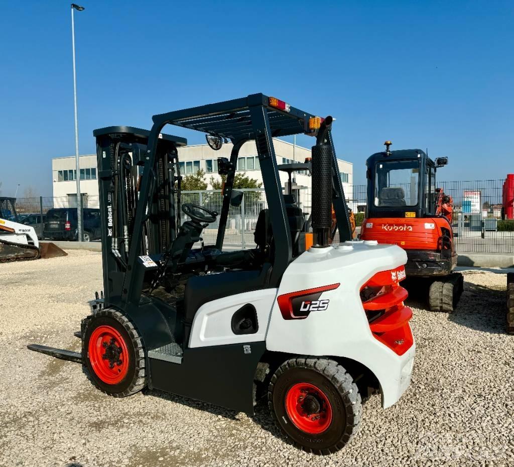 Bobcat D 25 NXP Dieselmotviktstruckar