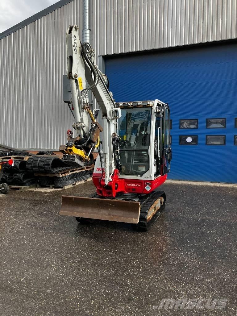Takeuchi TB 230 Minigrävare < 7t
