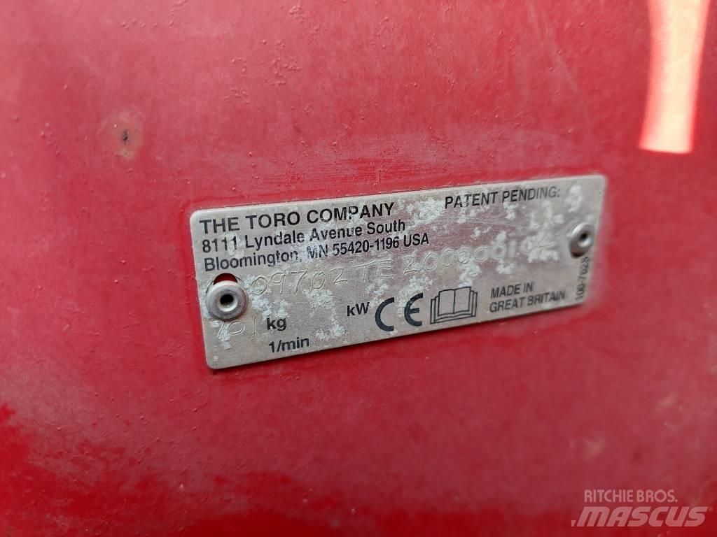 Toro Procore 880 Luftare och vertikalskärare