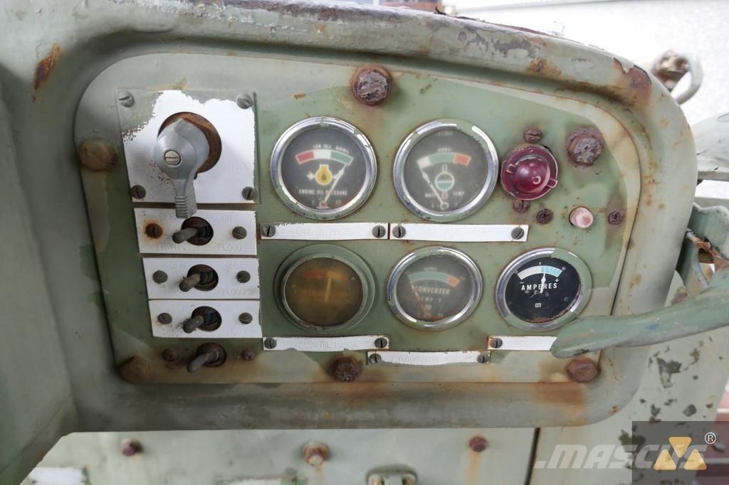 CAT D7F Ex-army Bandschaktare