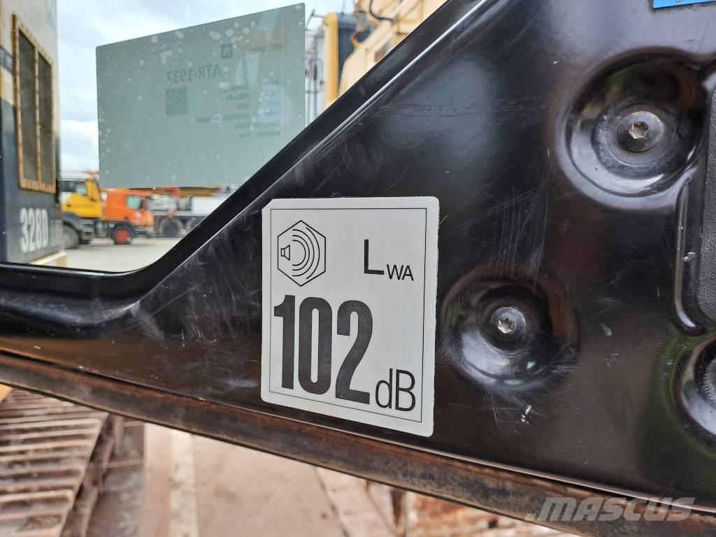 CAT 328 D LCR Bandgrävare
