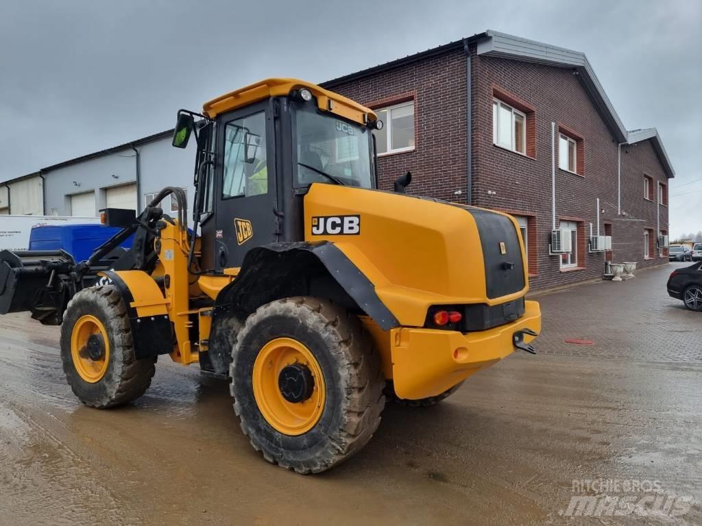JCB 411 + 4 Hjullastare