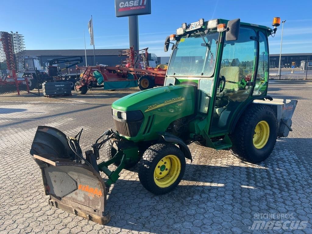 John Deere 2520 HST Kompakttraktorer