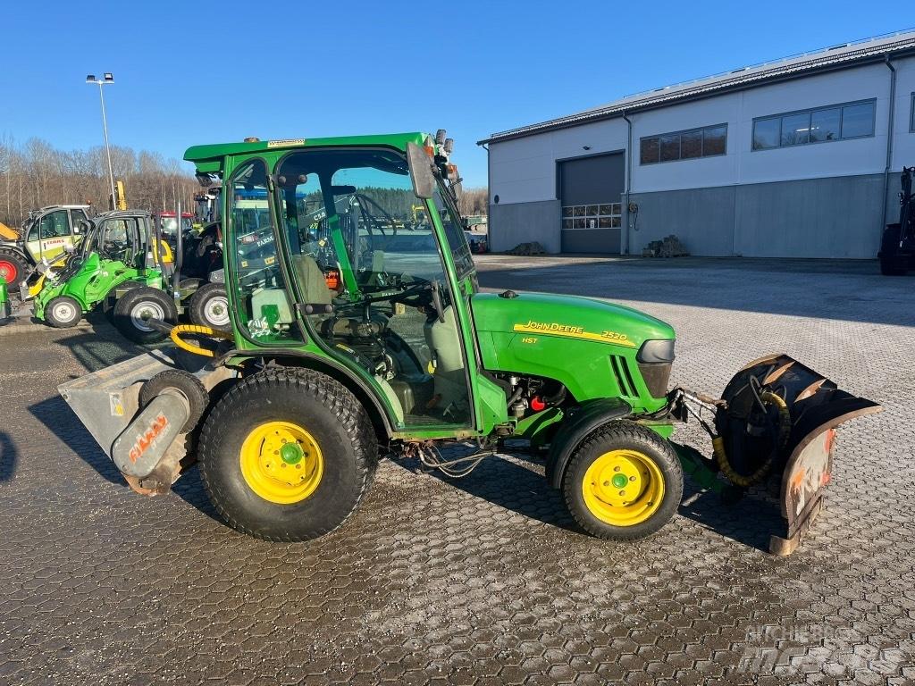 John Deere 2520 HST Kompakttraktorer