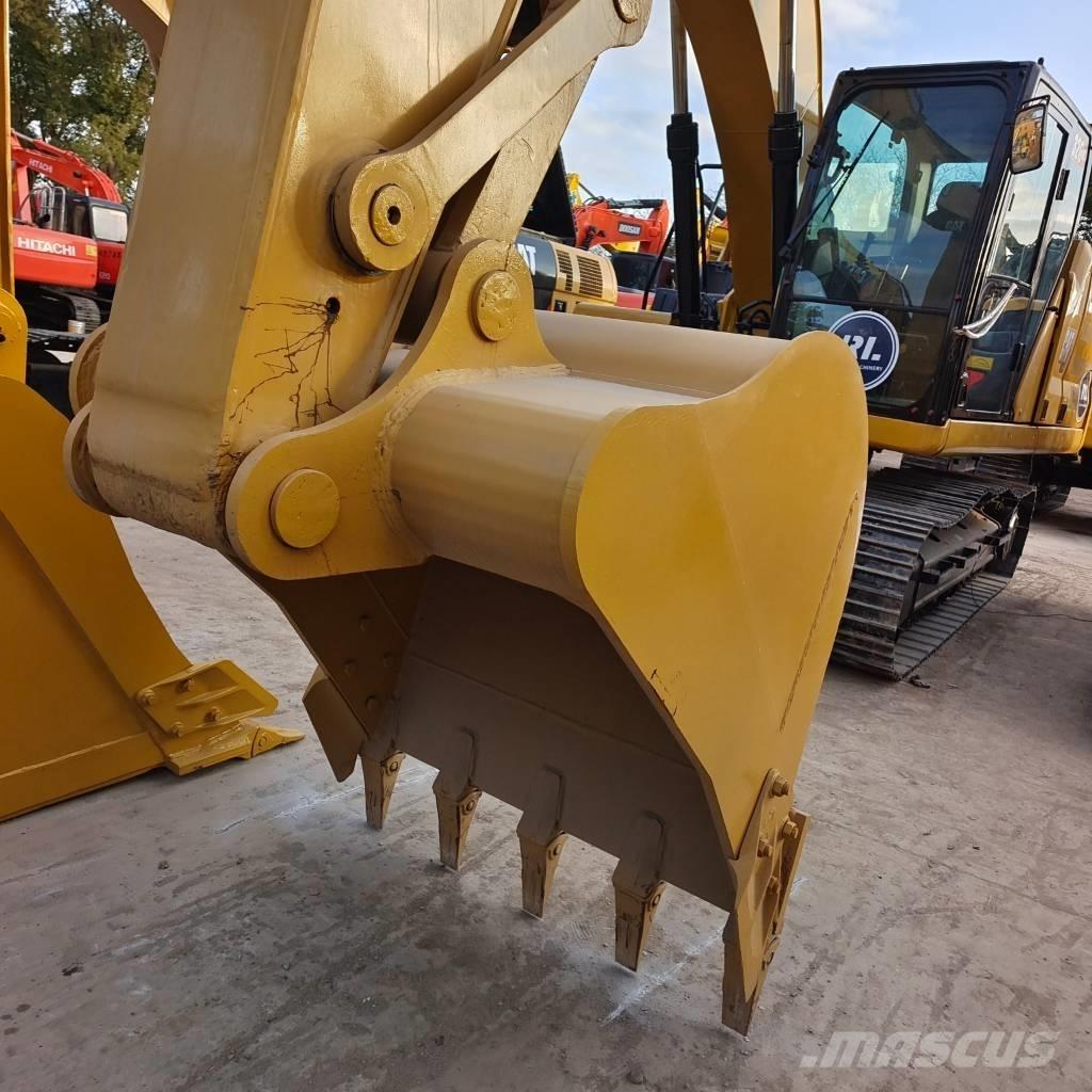 CAT 320 D L Bandgrävare