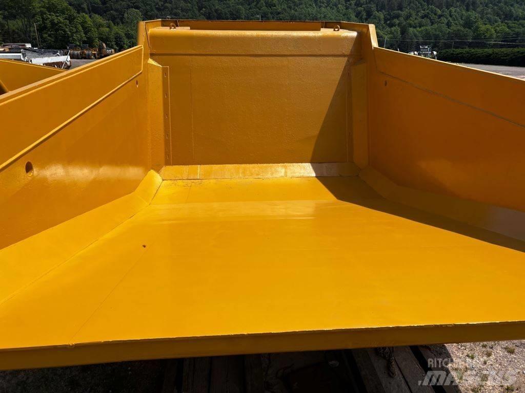 CAT 773G Midjestyrd dumper