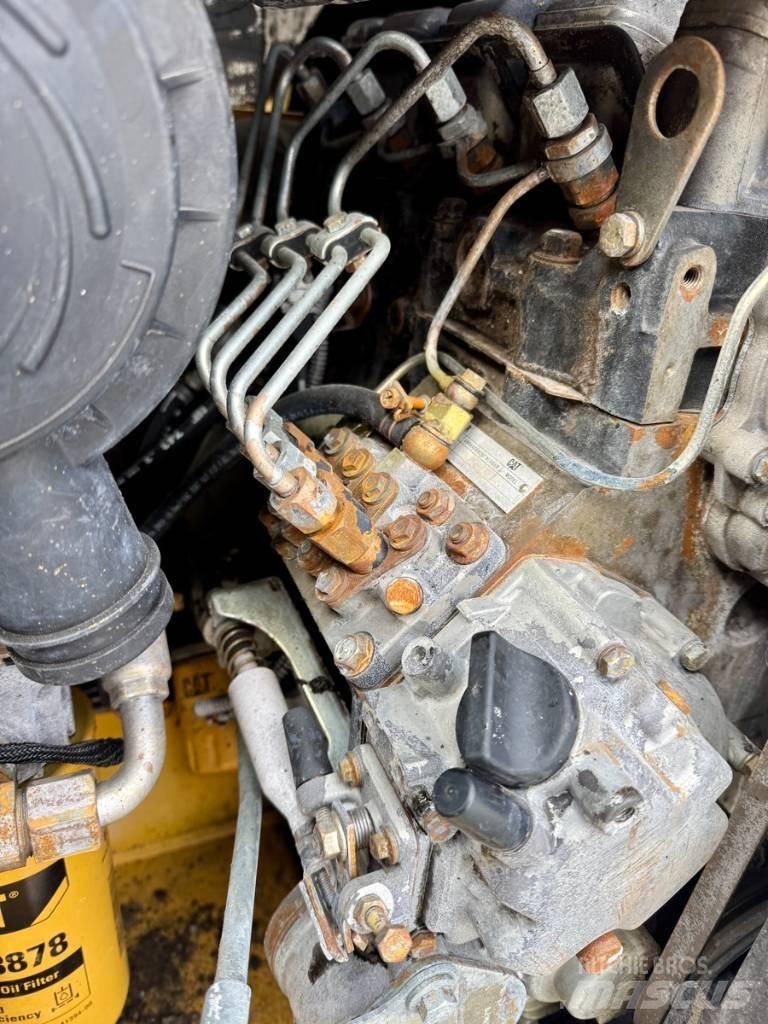 CAT 216 B 3 Kompaktlastare