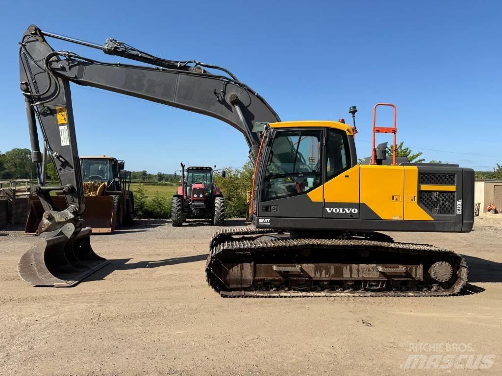 Volvo EC 220 E Bandgrävare