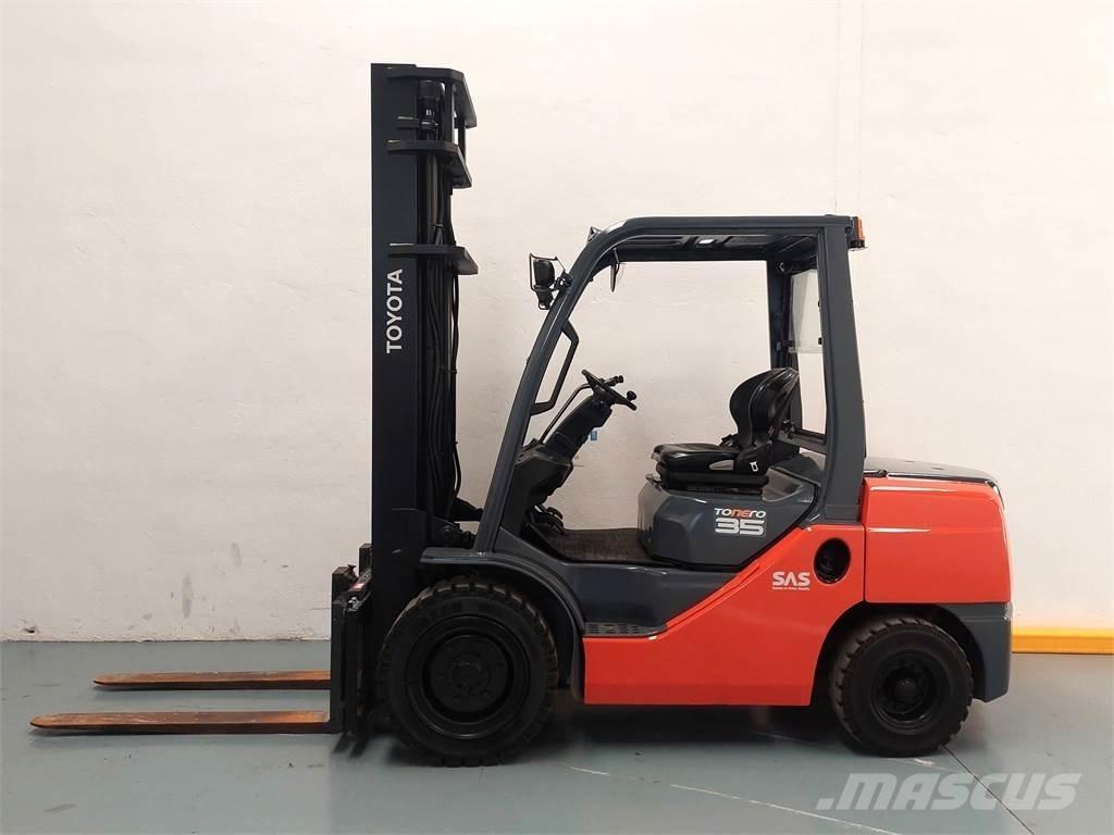 Toyota 52 8FDJF35 Dieselmotviktstruckar