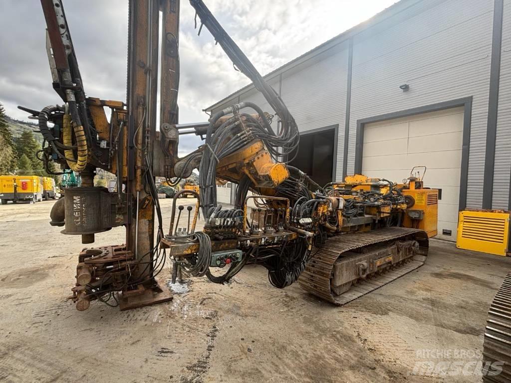 Klemm KR 807-4 Pålningsriggar