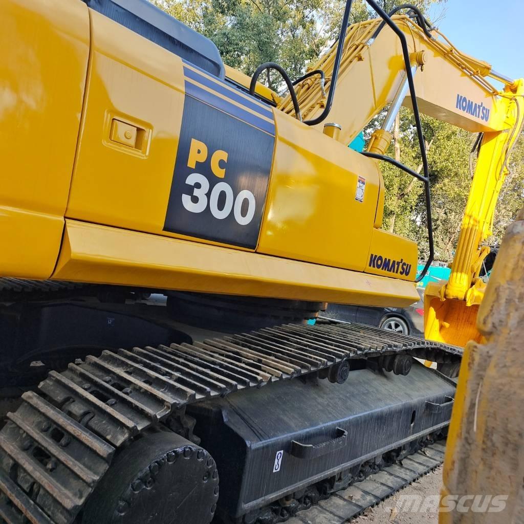 Komatsu PC 300 Bandgrävare