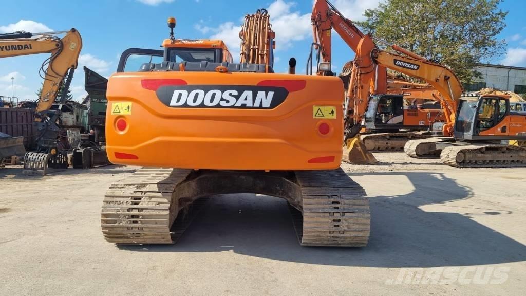 Doosan DX 225 Bandgrävare
