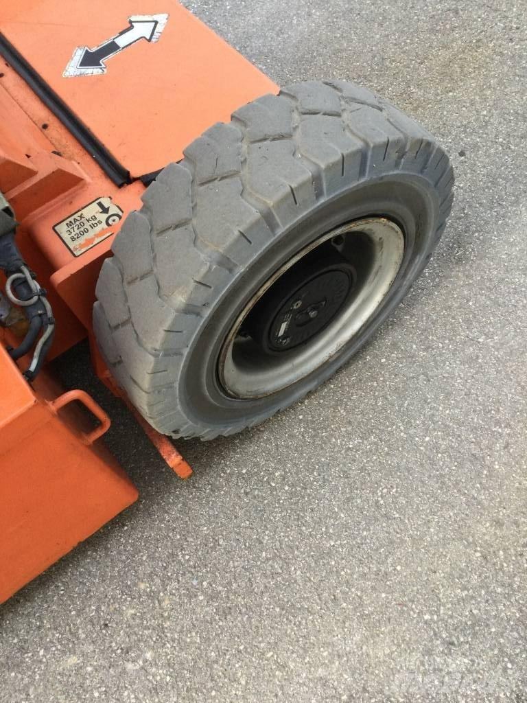 JLG E 300 AJP Bomliftar