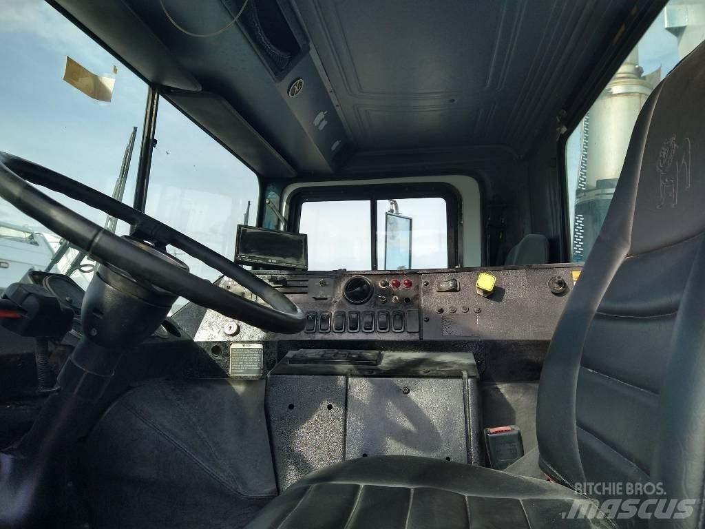 Mack MR Sopbilar