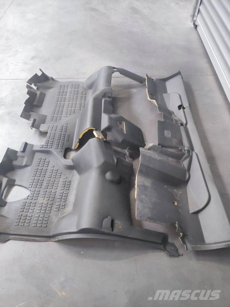 Nissan Floor Mat Hytter och interiör