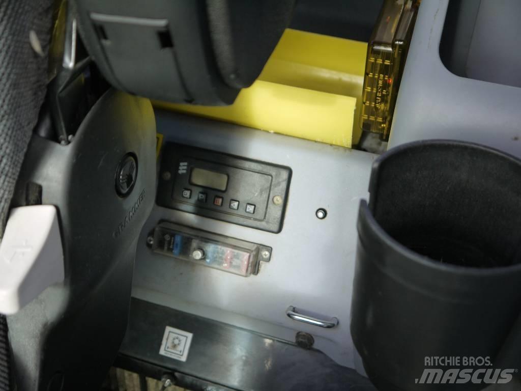 Komatsu PW 160-7E0 Hjulgrävare