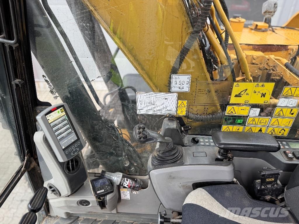 CAT 318 E L Bandgrävare