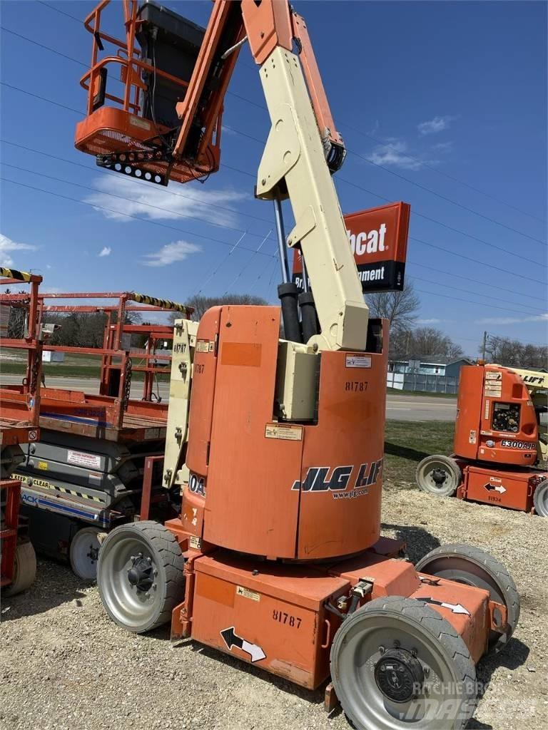 JLG E300AJP Bomliftar