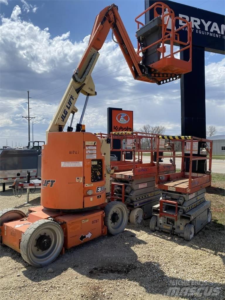 JLG E300AJP Bomliftar