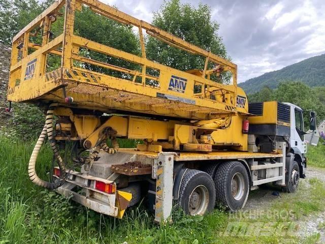 Iveco TRAKKER Kranbilar