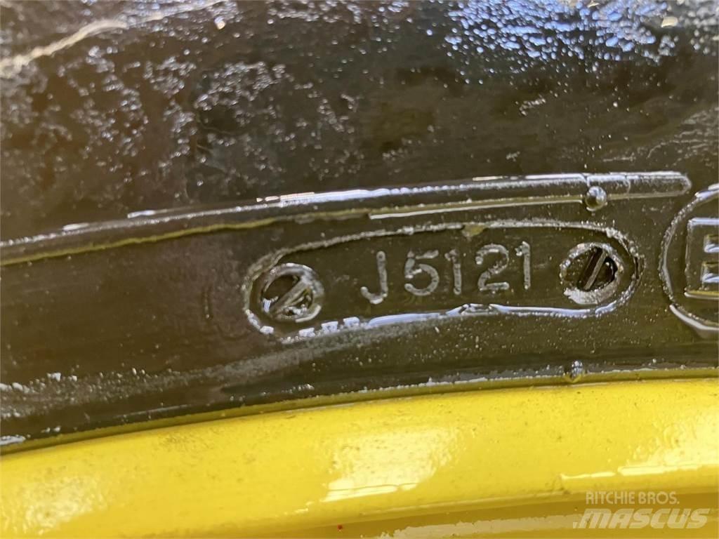 BKT 520/85R38 Däck, hjul och fälgar