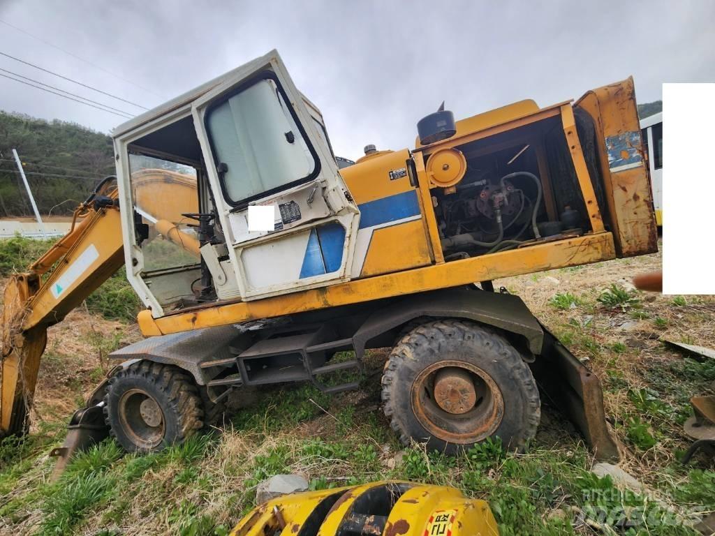 Hyundai ROBEX 2000W Hjulgrävare