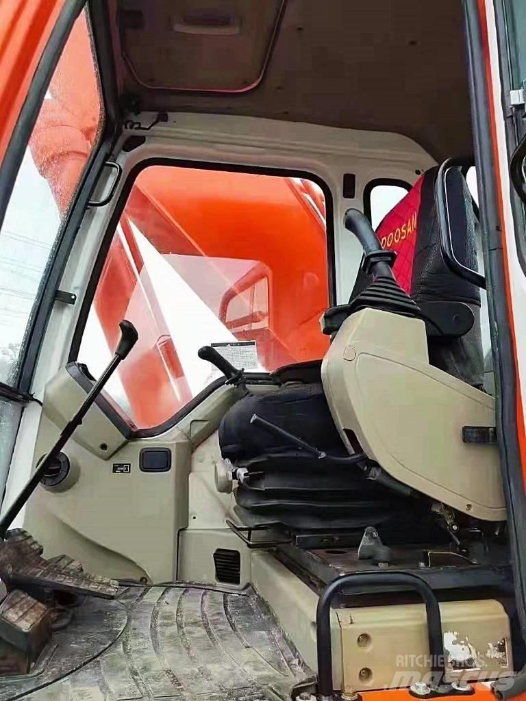 Doosan 300 Bandgrävare