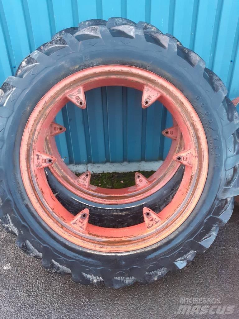 Goodyear 12.4-36 Dubbelmontage
