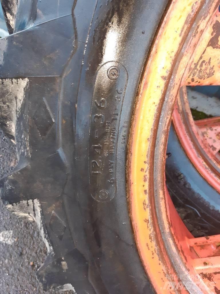 Goodyear 12.4-36 Dubbelmontage