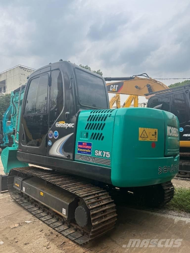 Kobelco SK 75 Midigrävmaskiner 7t - 12t