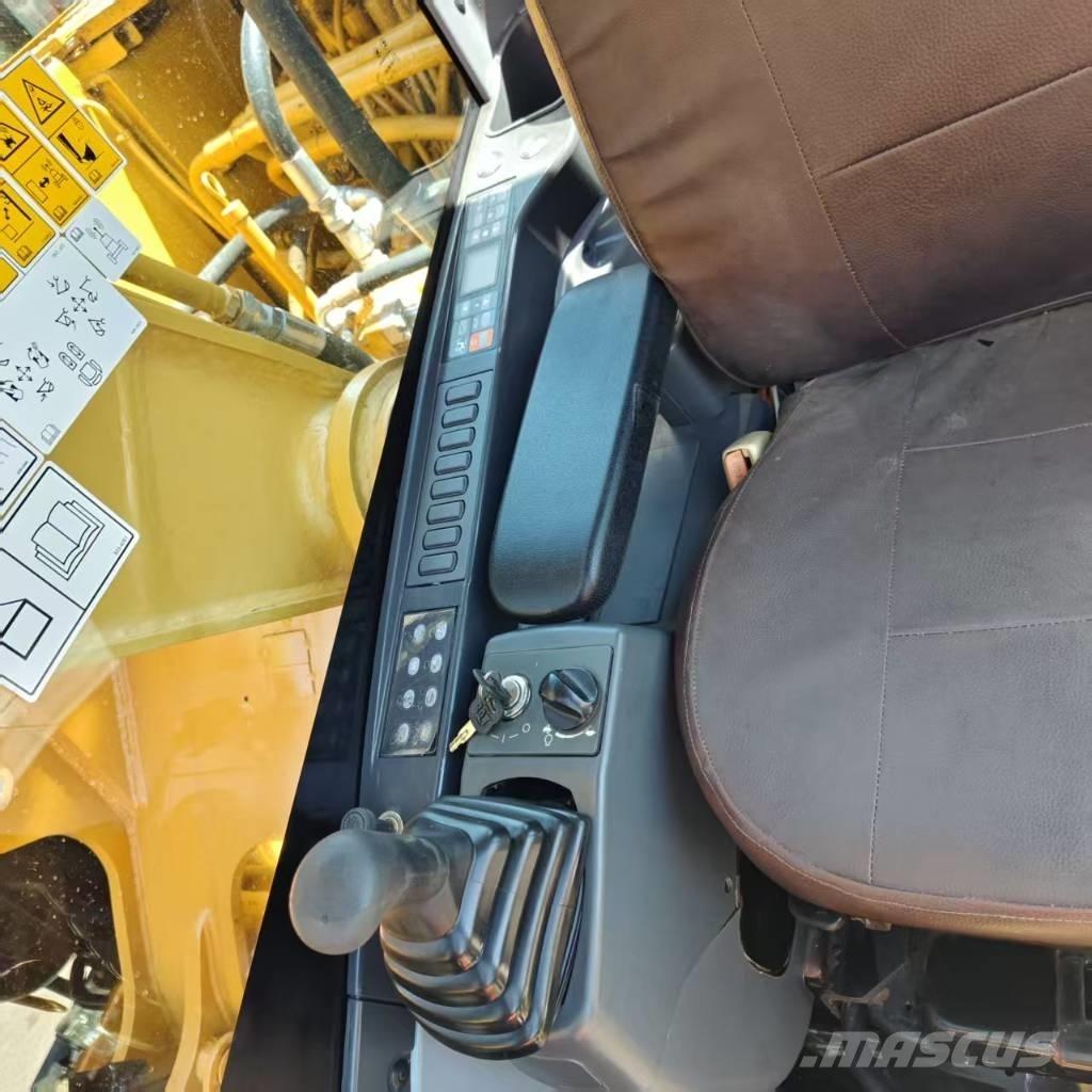 CAT 320 D Bandgrävare