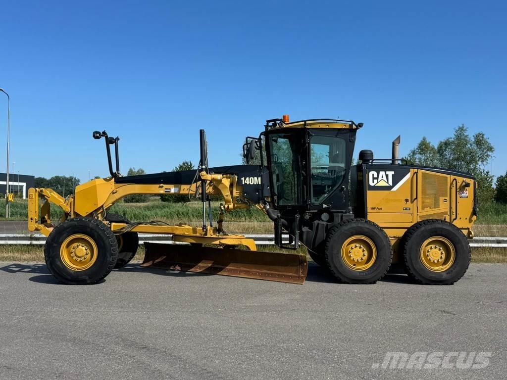 CAT 140M Väghyvlar