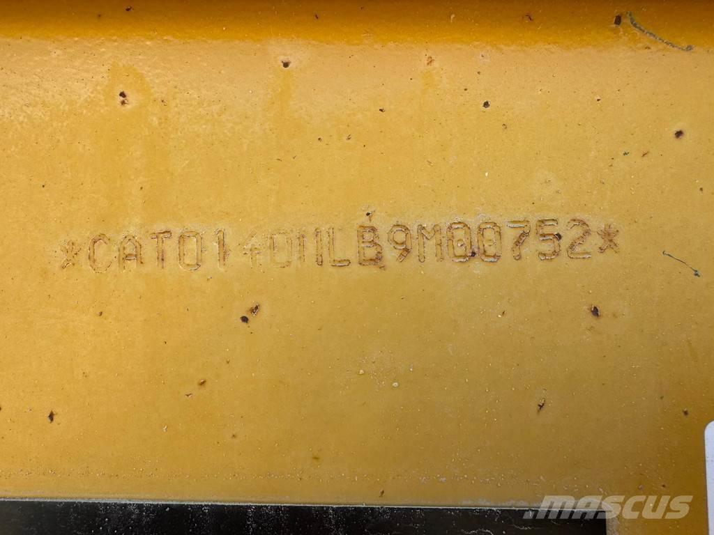 CAT 140M Väghyvlar