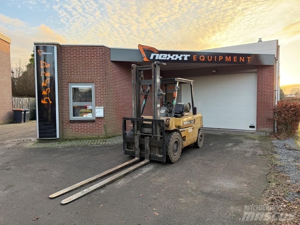 CAT GP 40 Gasolmotviktstruckar