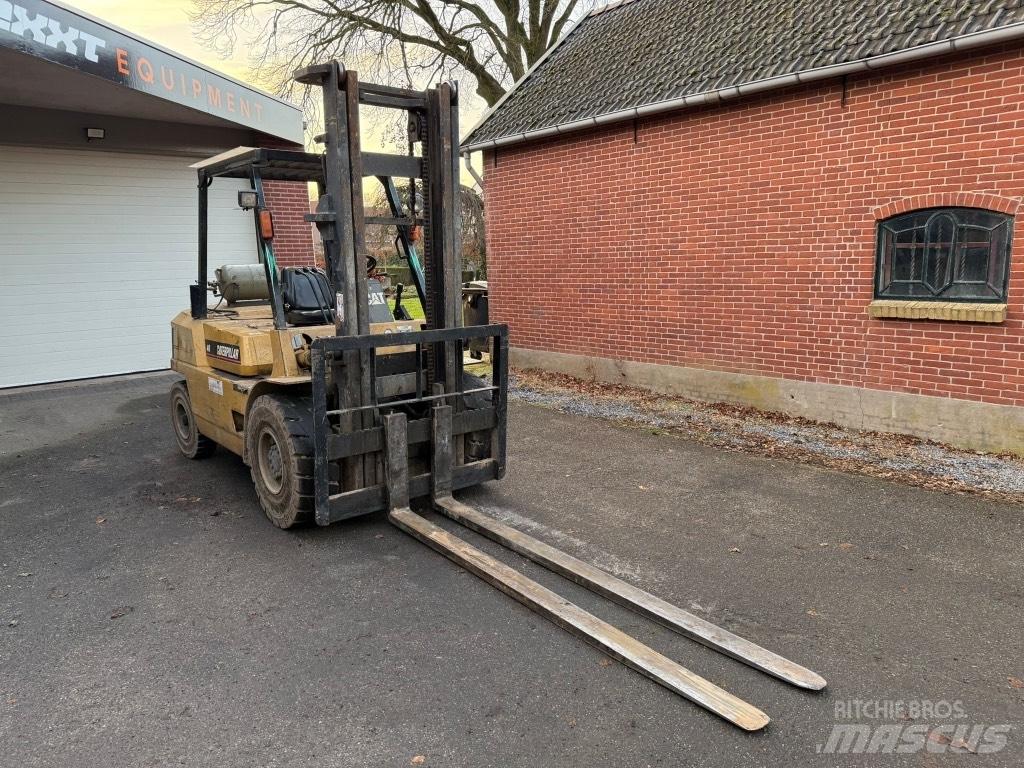 CAT GP 40 Gasolmotviktstruckar