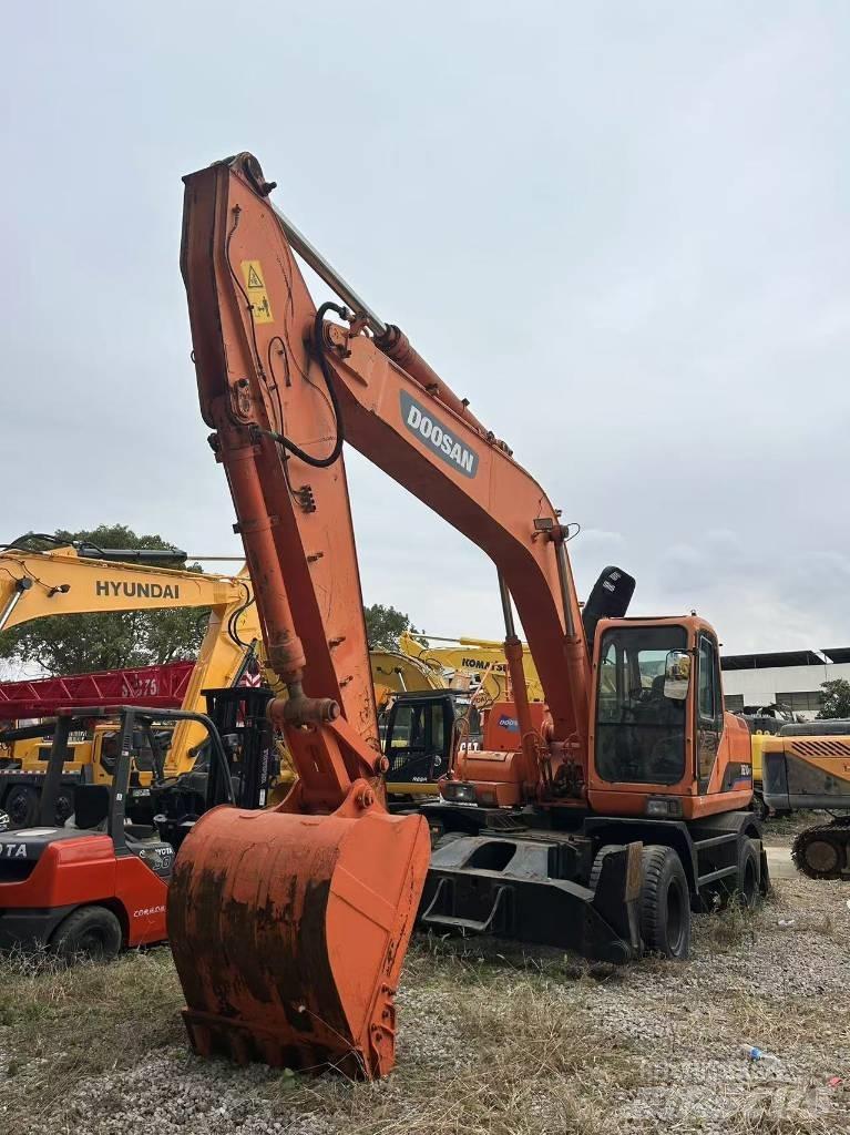 Doosan DH 210 W Hjulgrävare