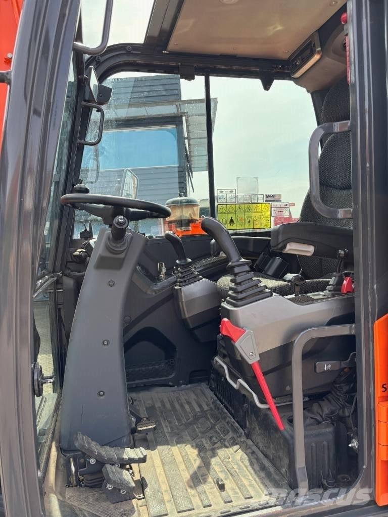 Doosan DX 57 Hjulgrävare