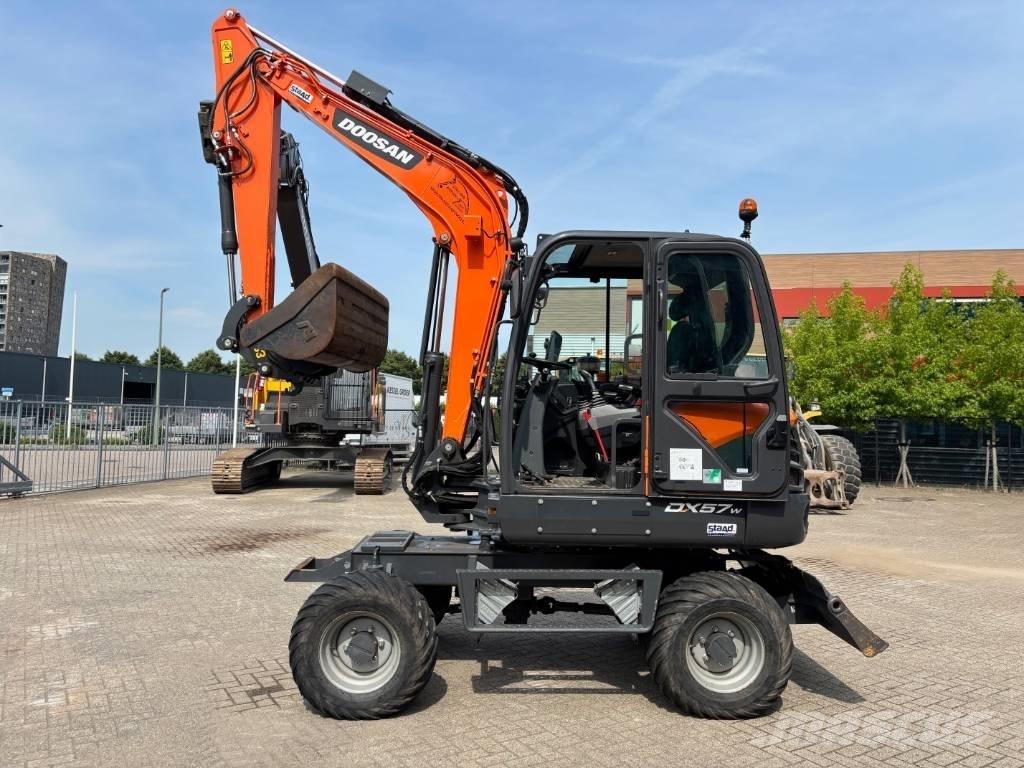 Doosan DX 57 Hjulgrävare