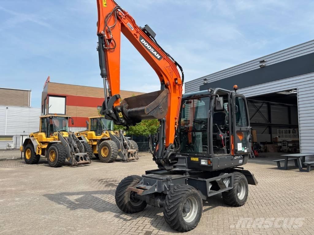 Doosan DX 57 Hjulgrävare